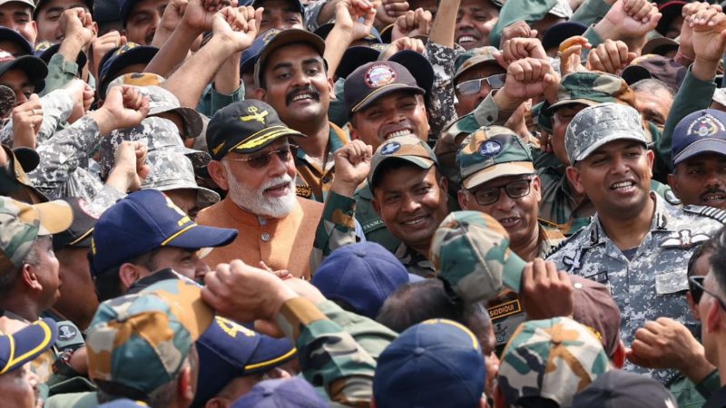 pm modi with soldiers