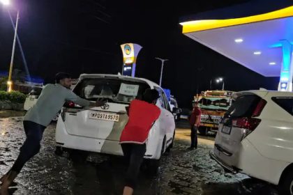 19 vehicles of MP CM Mohan Yadavs convoy towed after water filled in fuel tanks instead of diesel
