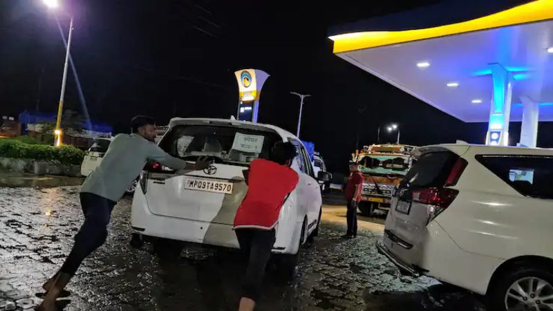 19 vehicles of MP CM Mohan Yadavs convoy towed after water filled in fuel tanks instead of diesel