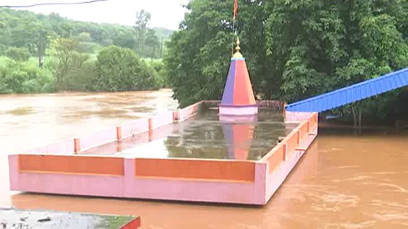 Belagavi Habbanatti Maruti Temple submerged in heavy rain Maharashtra