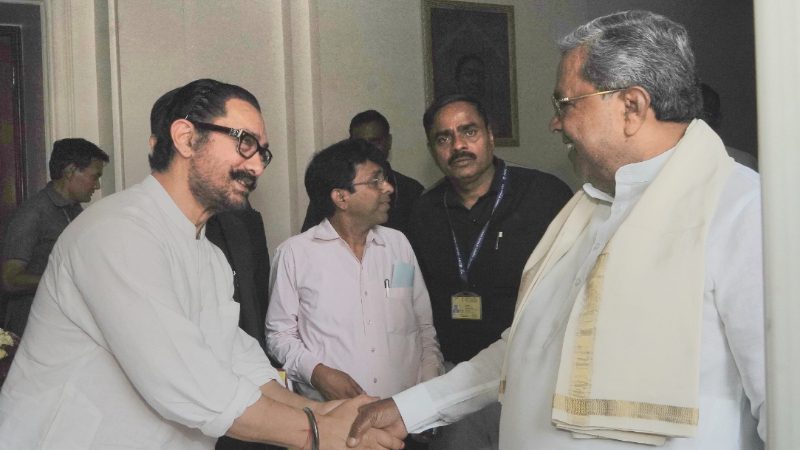 CM Siddaramaiah and aamir khan 2