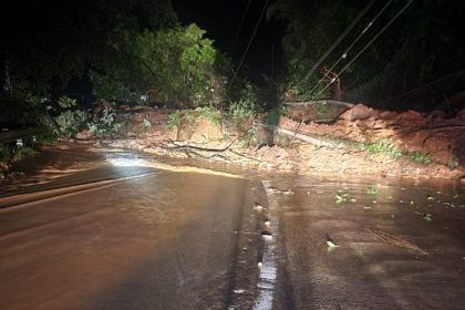 Hill collapse in Maranahalli Vehicular traffic closed on Shiradighat road Bengaluru Mangaluru NH