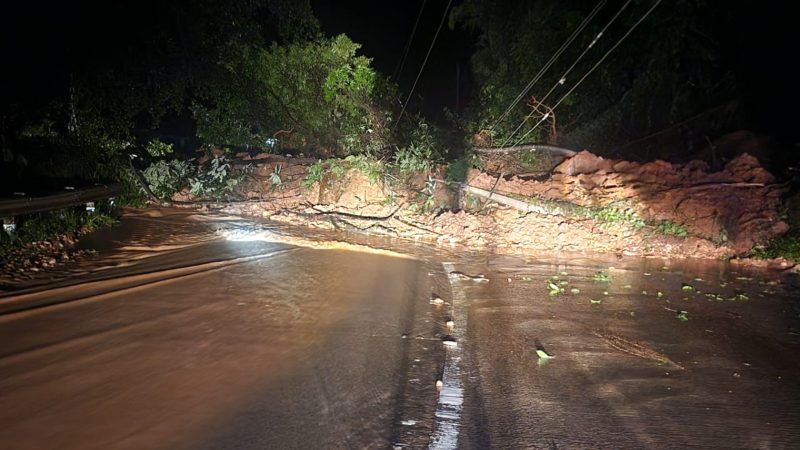 Hill collapse in Maranahalli Vehicular traffic closed on Shiradighat road Bengaluru Mangaluru NH