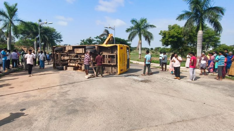 Nelamangala School Bus Overturn 1