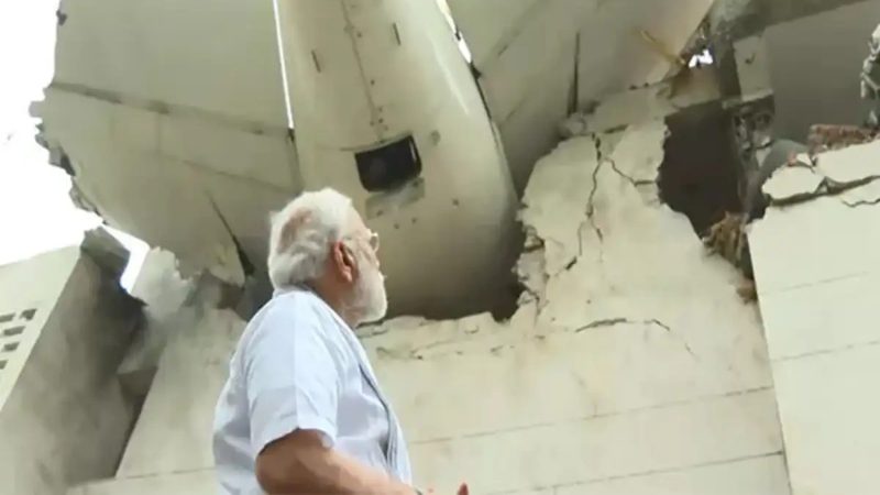 pm modi visits plane crash site ahmedabad