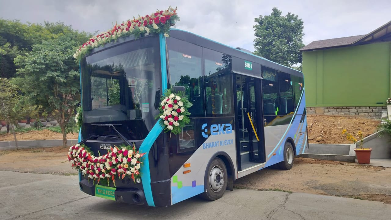 safari EV bus 2