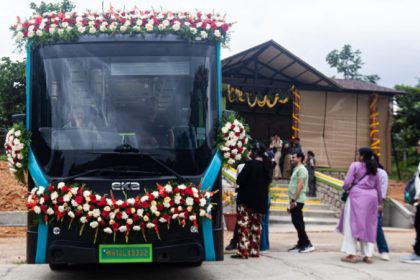 safari EV bus