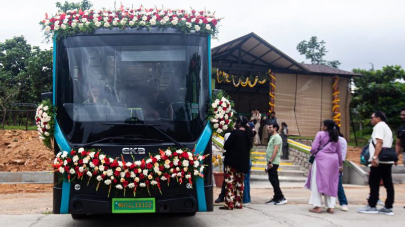 safari EV bus
