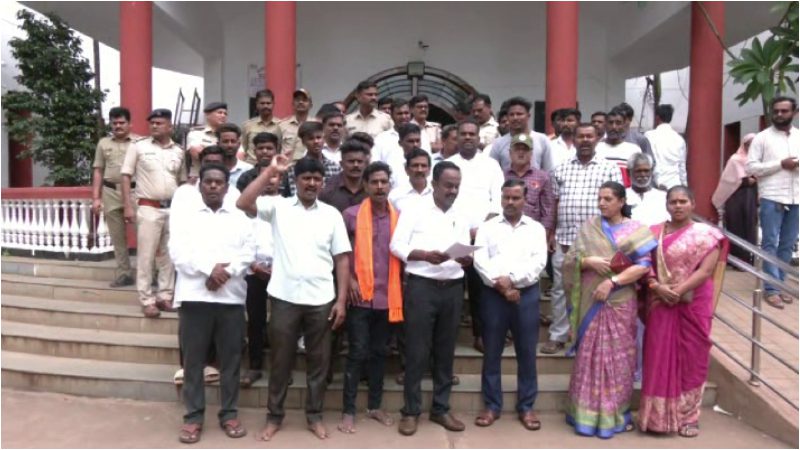 Construction of an unauthorized mosque Protest by BJP Hindu organizations Bagalkote 1