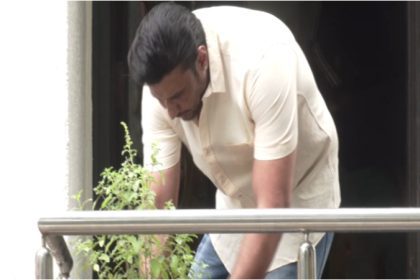 Darshan performed Tulsi pooja