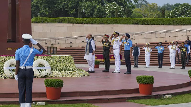 Kargil Vijay Diwas rajnath singh tribute