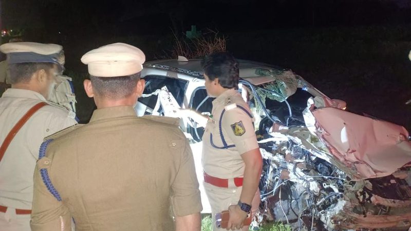 Lorry collides with car two dead on the spot three seriously injured Siruguppa 1