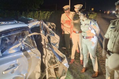 Lorry collides with car two dead on the spot three seriously injured Siruguppa 2