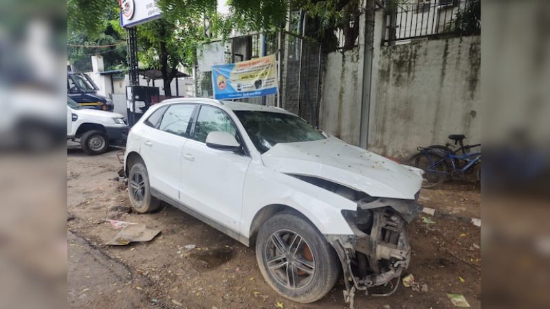 New Delhi Audi Car Rams On 5 In Footpath