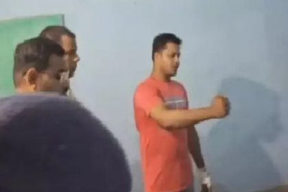 Odisha Man kills lover in lodge surrenders before police
