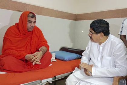 Panchamasali Sris health is improving BJP leaders visits the hospital