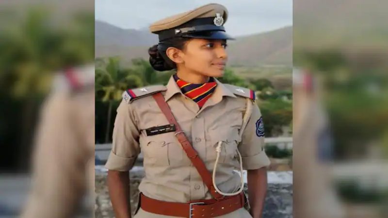 Soldier Kills Lover Surrenders At Police Station Where She Was Posted