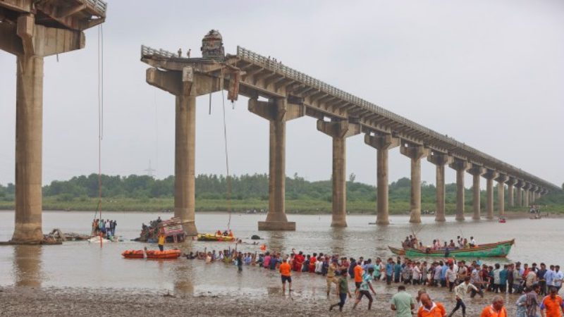 Vadodara Bridge Collapse 1
