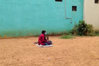 a man denies to marry woman who leaves husband at kolar