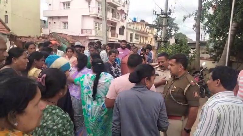 newly wed woman Pooja dies by suicide Pandavapura Mandya 1