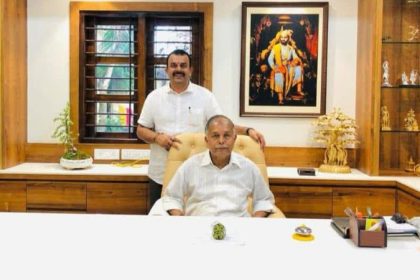 sunil kumar with his father