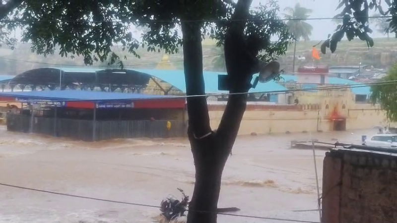 Belagavi Savadatti Yallamma Rain 1