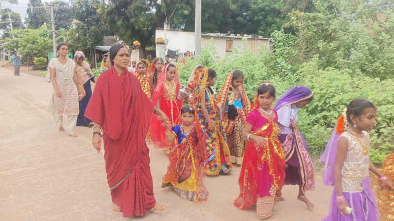 Krishna Janmashtami Hindu Muslim unity Children dressed as Krishna and Radha in Urdu school hagaribommanahalli 3