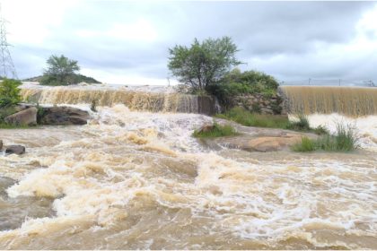 Kudligi Lake Breached After Heavy Rain Lash