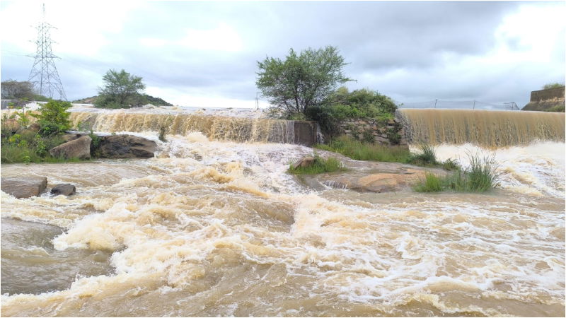 Kudligi Lake Breached After Heavy Rain Lash