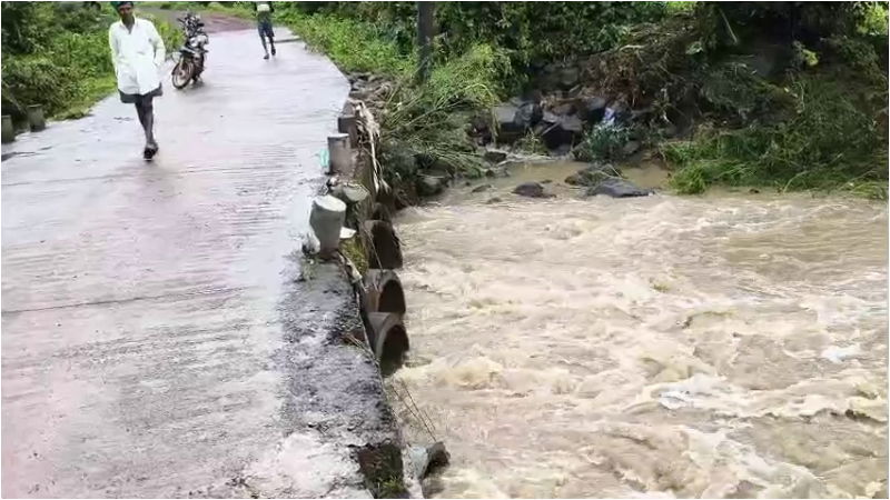 Man washed away in water with bike Hire Bagewadi Belagavi