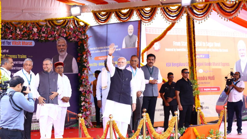 PM Modi Launches Vande Bharat Express Bengaluru Belagavi KSR Railway station 1