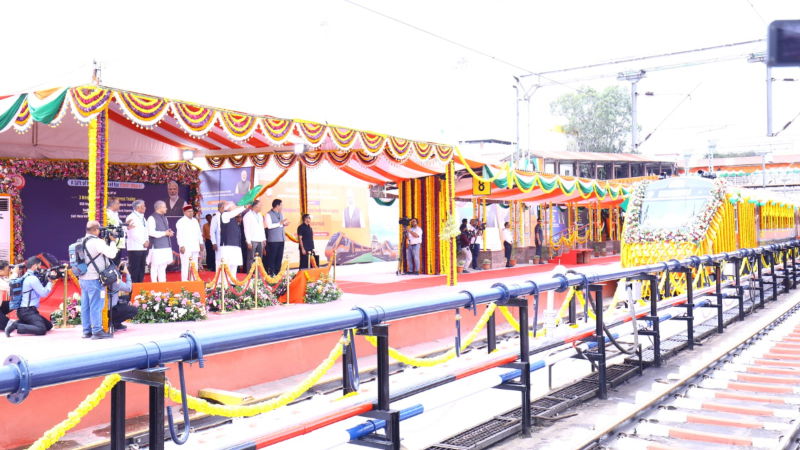 PM Modi Launches Vande Bharat Express Bengaluru Belagavi KSR Railway station 2