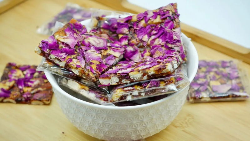 Rose Chikki