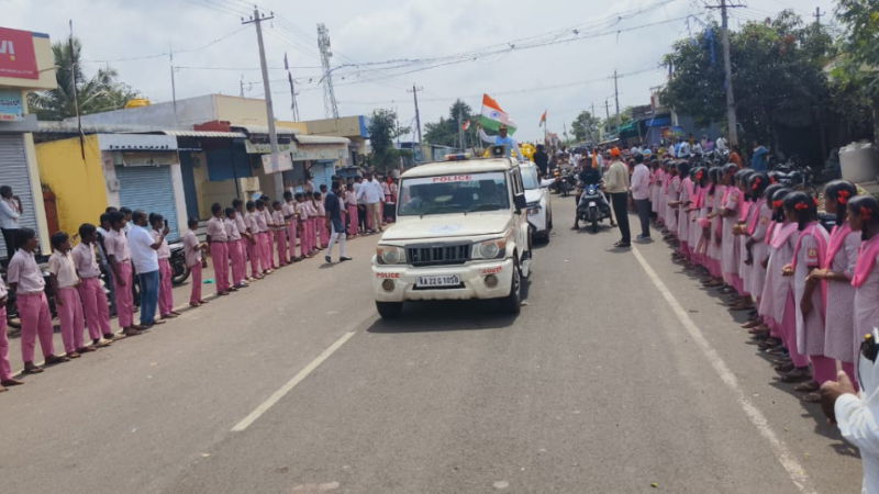 Soldier Kiranraj cremated with state honours Athani 1