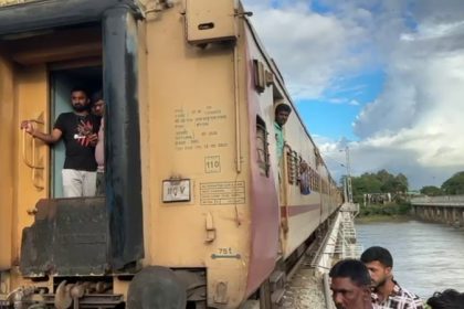 Train coaches separated while moving on a bridge in Shivamogga