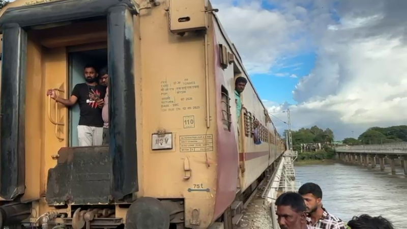 Train coaches separated while moving on a bridge in Shivamogga