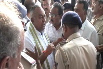 Dasara inauguration controversy Police deny permission for rallies to Chamundi Hills BJP Hindu activists detained