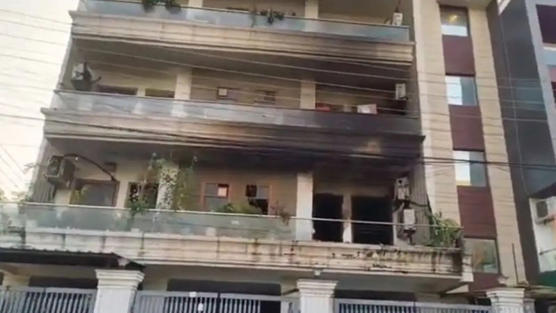 Faridabad Man Wife Daughter Pet Dog Killed In AC Blast. Son Jumps From Window 1