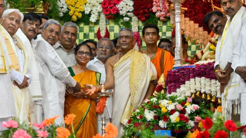 Mysuru Dasara Banu Mushtaq Siddaramaiah 2