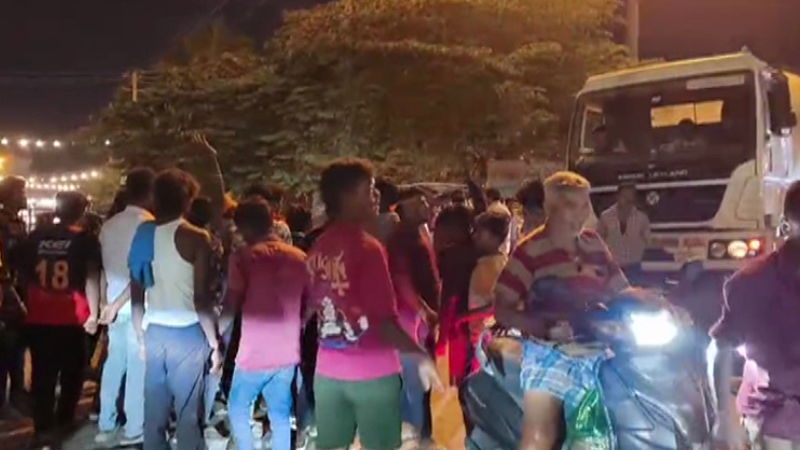 Stone pelting during Ganesha procession in Madduru Mandya