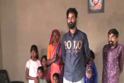 Sudeeps fan gifts house to poor woman in Belagavi 2