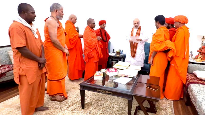 amit shah karnataka seers