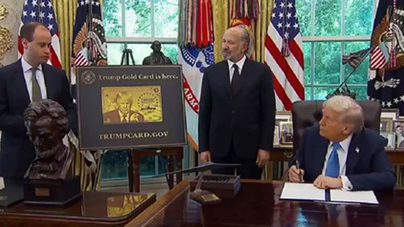 trump gold card