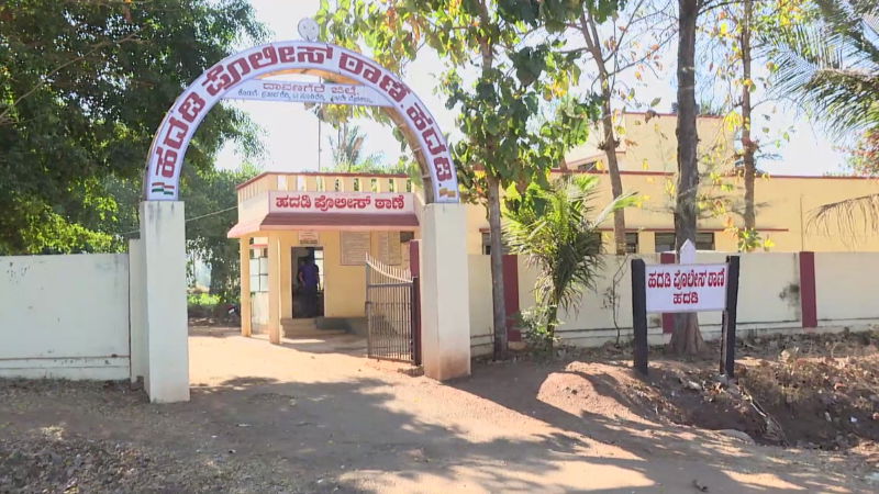 ಕಳ್ಳನಂತೆ ಬಂದು ದೊಡ್ಡಮ್ಮನ ಮೇಲೆ ಹಲ್ಲೆ ಮಾಡಿ ಚಿನ್ನಾಭರಣ ದರೋಡೆ - ಆರೋಪಿ ಅರೆಸ್ಟ್ 2 Accused arrested for assaulting woman and robbing her of jewellery in Davanagere