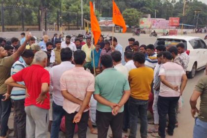 Ballari Municipal Corporation removes Valmiki Jayanti banner Community Members protest by blocking road