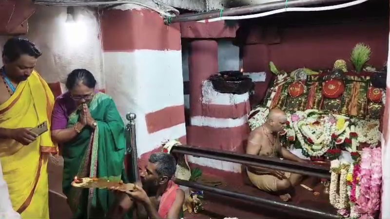 ಹಾಸನಾಂಬ ದೇವಿ ದರ್ಶನ ಪಡೆದ ಬಾನು ಮುಷ್ತಾಕ್ 10 Banu Mushtaq