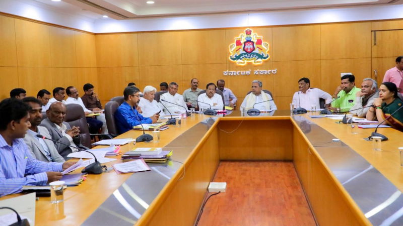 1,545 ಕೋಟಿ ನೆರೆ ಪರಿಹಾರ ಕೇಳಲು ಕೇಂದ್ರಕ್ಕೆ ಮನವಿ: ಕ್ಯಾಬಿನೆಟ್ ಸಭೆ ನಿರ್ಧಾರ 2 Cabinet 1