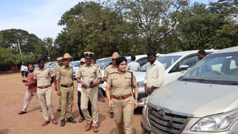 Car rental fraud 46 cars seized accused absconding Suspected of selling more than 700 cars In Ballari 1 1