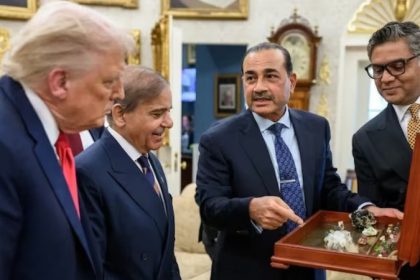 Donald Trump pak pm