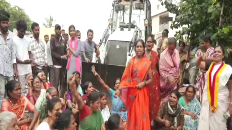Eviction of 36 houses built on park land in